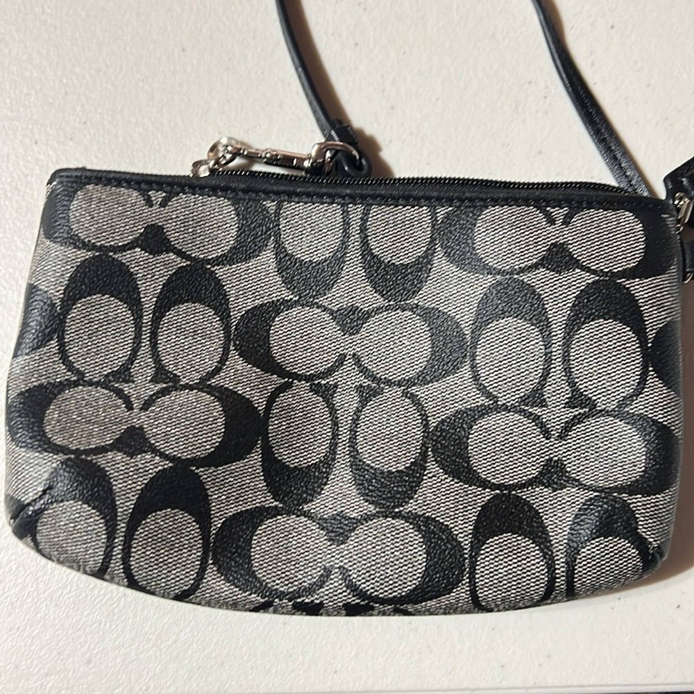 Coach Small Purse - Picture 3 of 4